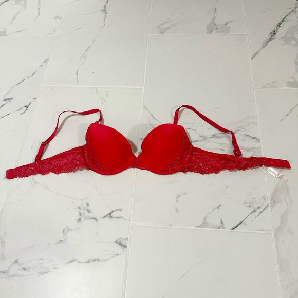 Gilligan & O'Malley Other - Gilligan & O'Malley Vibrant Red Lace Push-Up Bra